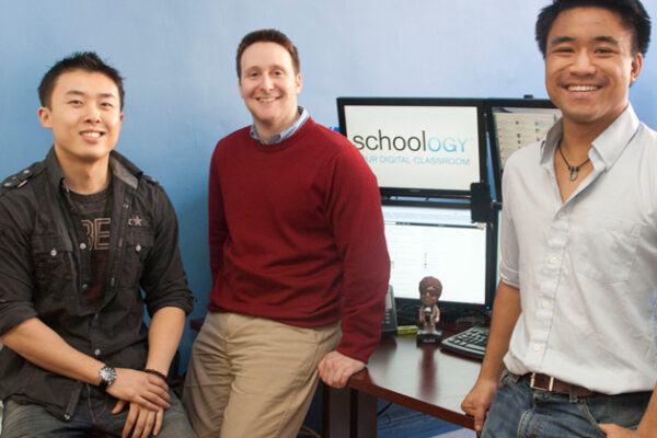 Schoology.com Combines Learning, Social Networking