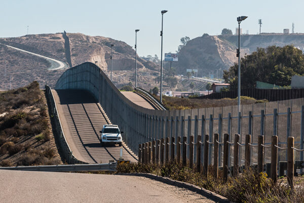 Border walls obstruct legal trade by one-third, ‘divert’ illegal trade