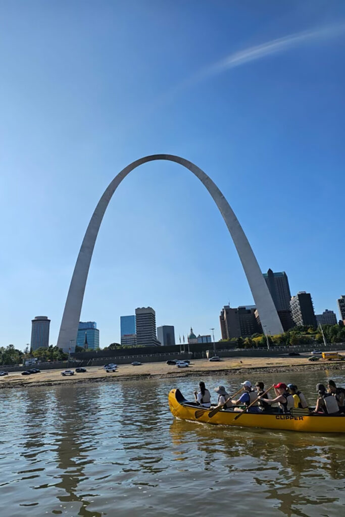 Students canoeing on the Mississippi River
