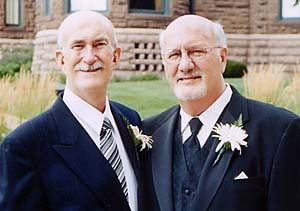 Kidney recipient Barry Hammond (left) and his brother, kidney donor Brian.