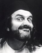 Shakespearean actor Gareth Armstrong will speak on *Richard III* and *Macbeth* April 28.  Armstrong previously performed his one-man show *Shylock* (pictured above) at Washington University in 2001.