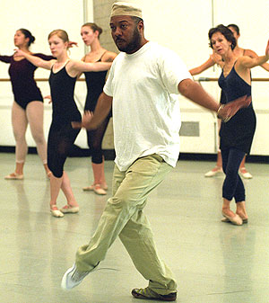 Acclaimed dancer/choreographer Alonzo King leads a master class for the Performing Arts Department in Arts & Sciences' Dance Program. King was in residence last fall to set two works for Reach/Rebound, the 2005 Washington University Dance Theatre concert. Later this month, King will return to the University for performances by his own company, Alonzo King's LINES Ballet.