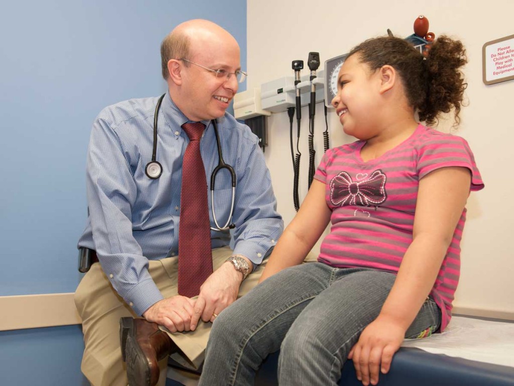 A new study led by Leonard Bacharier, MD, showed that giving a common antibiotic at the first sign of cold symptoms​ can reduce the risk of a common cold developing into a severe lower respiratory tract illness. The study was conducted in young children prone to such severe episodes but otherwise healthy. Photo: Robert Boston