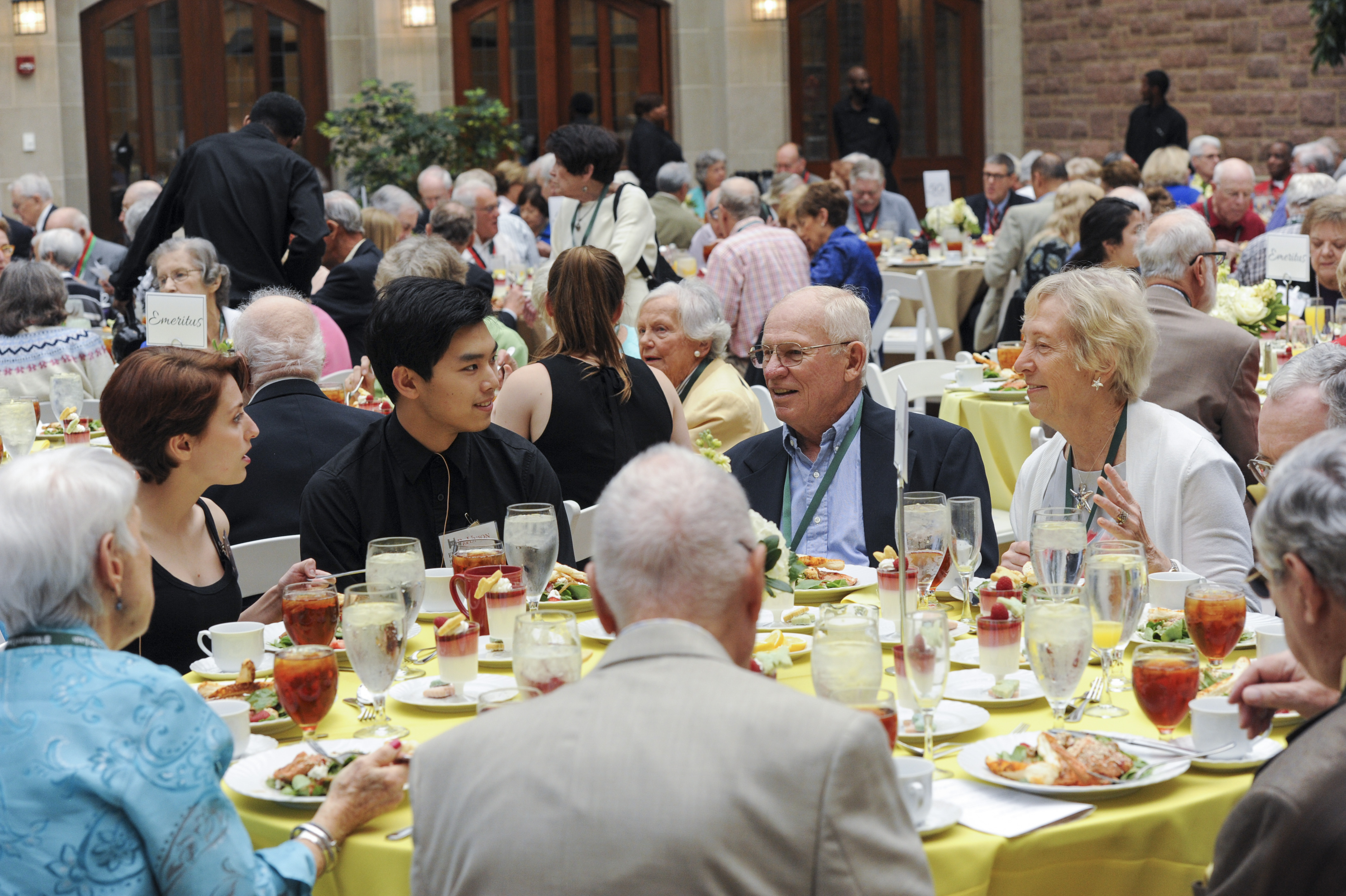 Chancellor’s Luncheon (Crowder Courtyard in Anheuser-Busch Hall), May 20, 2017. (Joe Angeles/WUSTL Photos)