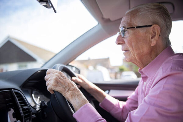 Can changes in driving habits predict cognitive decline in older adults?