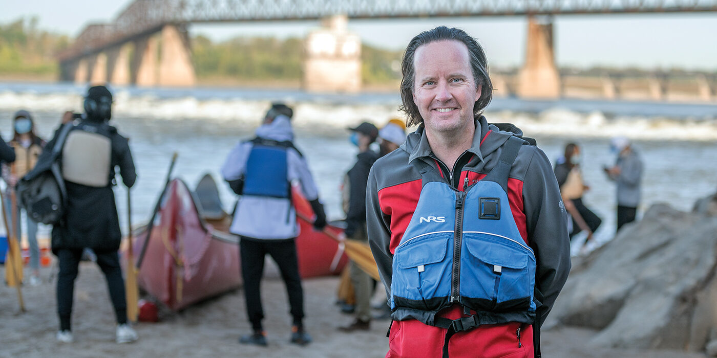 Derek Hoeferlin, chair of Landscape Architecture & Urban Design in the Sam Fox School of Design & Visual Arts, leads students on a canoe trip along the Mississippi River, near the Chain of Rocks Bridge north of downtown St. Louis. The outing was part of Hoeferlin’s fall 2020 studio “Field Work 2.0,” which combined virtual and on-the-ground methods of documenting how various communities intersect with surrounding territories, watersheds and infrastructure. (Photo: Danny Reise)