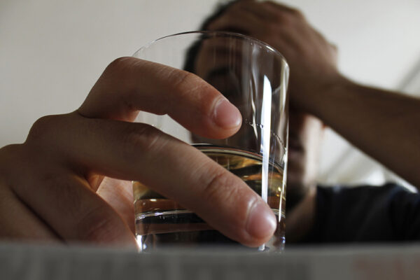In U.S., alcohol use disorder linked to 232 million missed workdays annually