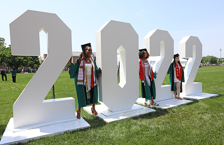 A giant "2022" provides a photo opp for the graduates.