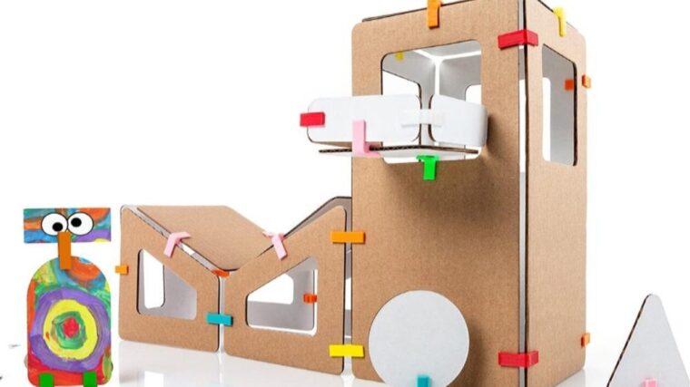 The 3DuxDesign Architectural Modeling System offers students an engaging hands-on tool that blends art, design and creative play with STEM learning. (Photo courtesy of 3Dux Design)