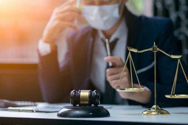Political ideology influences management decisions such as mask wearing in federal judiciary, study finds