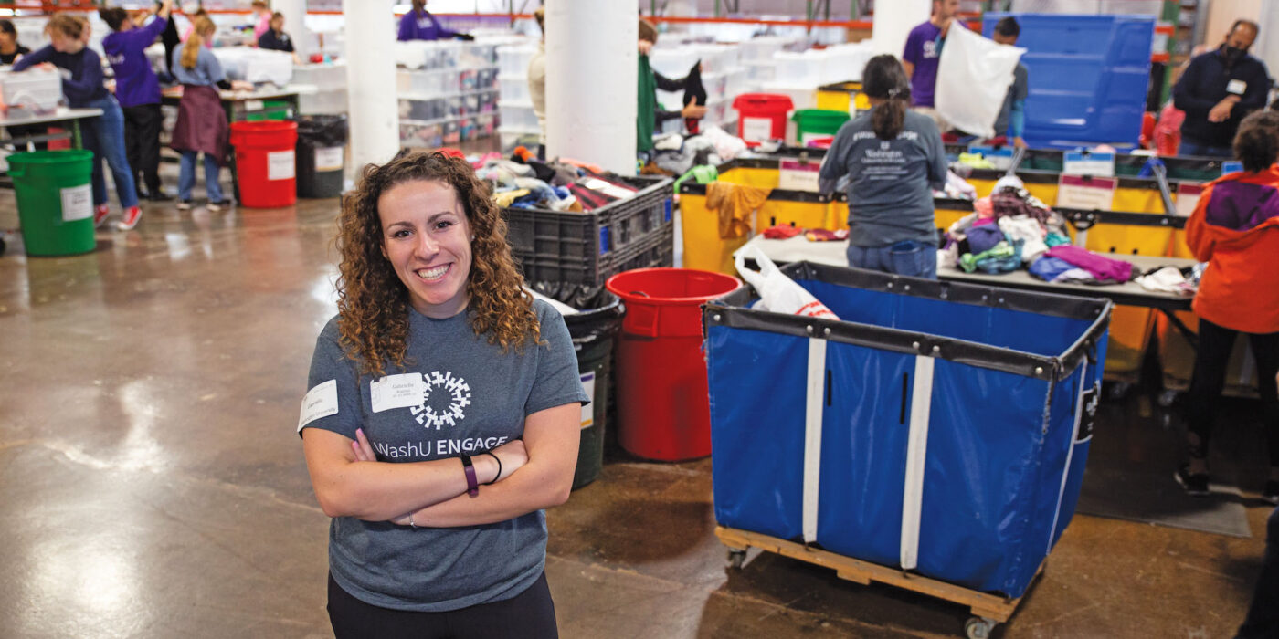 Last fall, ­Gabrielle Kaplan, AB ’22, met other alumni in the Philadelphia area while participating in a Cradles to Crayons ­volunteer event organized by WashU Engage. (Photo: Claudio Salvato Photography)