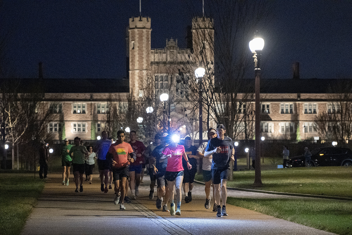 People run in marathon on campus